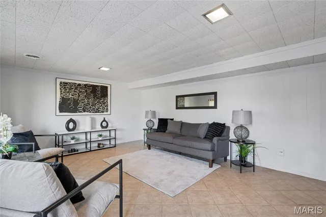 $385,000 | 2520 Fair Oaks Drive, St. Charles, MO 63301