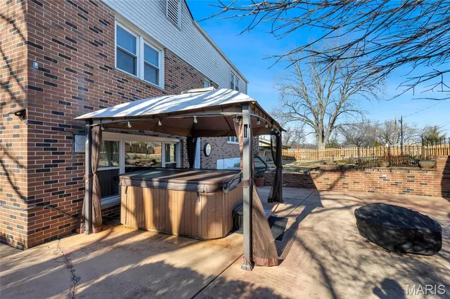 $385,000 | 2520 Fair Oaks Drive, St. Charles, MO 63301