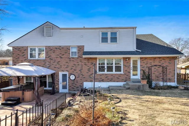 $385,000 | 2520 Fair Oaks Drive, St. Charles, MO 63301