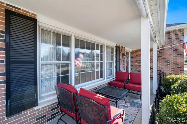 $385,000 | 2520 Fair Oaks Drive, St. Charles, MO 63301