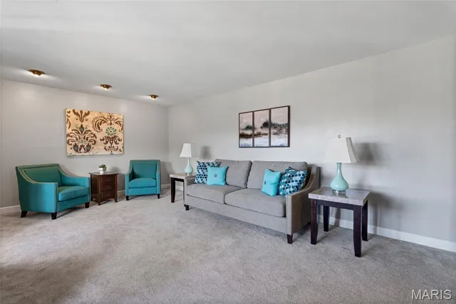 $385,000 | 2520 Fair Oaks Drive, St. Charles, MO 63301