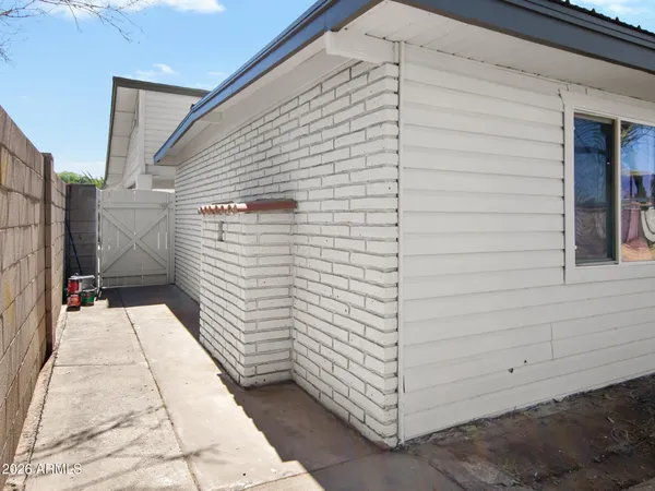 $565,000 | 684 West Carla Vista Drive, Chandler, AZ 85225