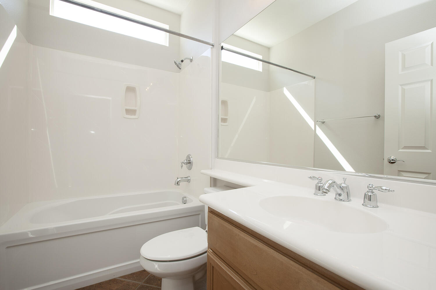 81237 Red Rock Road La Quinta, CA 92253 - Photo 10 of 21 a bathroom with a sink a mirror toilet and bathtub