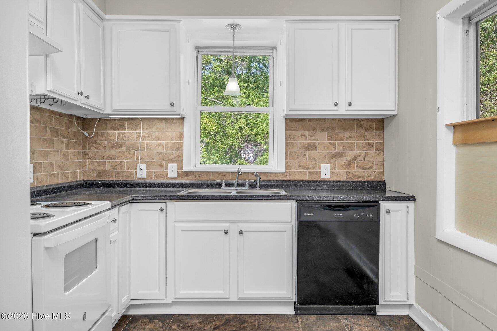 307 Irwin Street Pinetops, NC 27864 - Photo 13 of 21 Appliances convey!