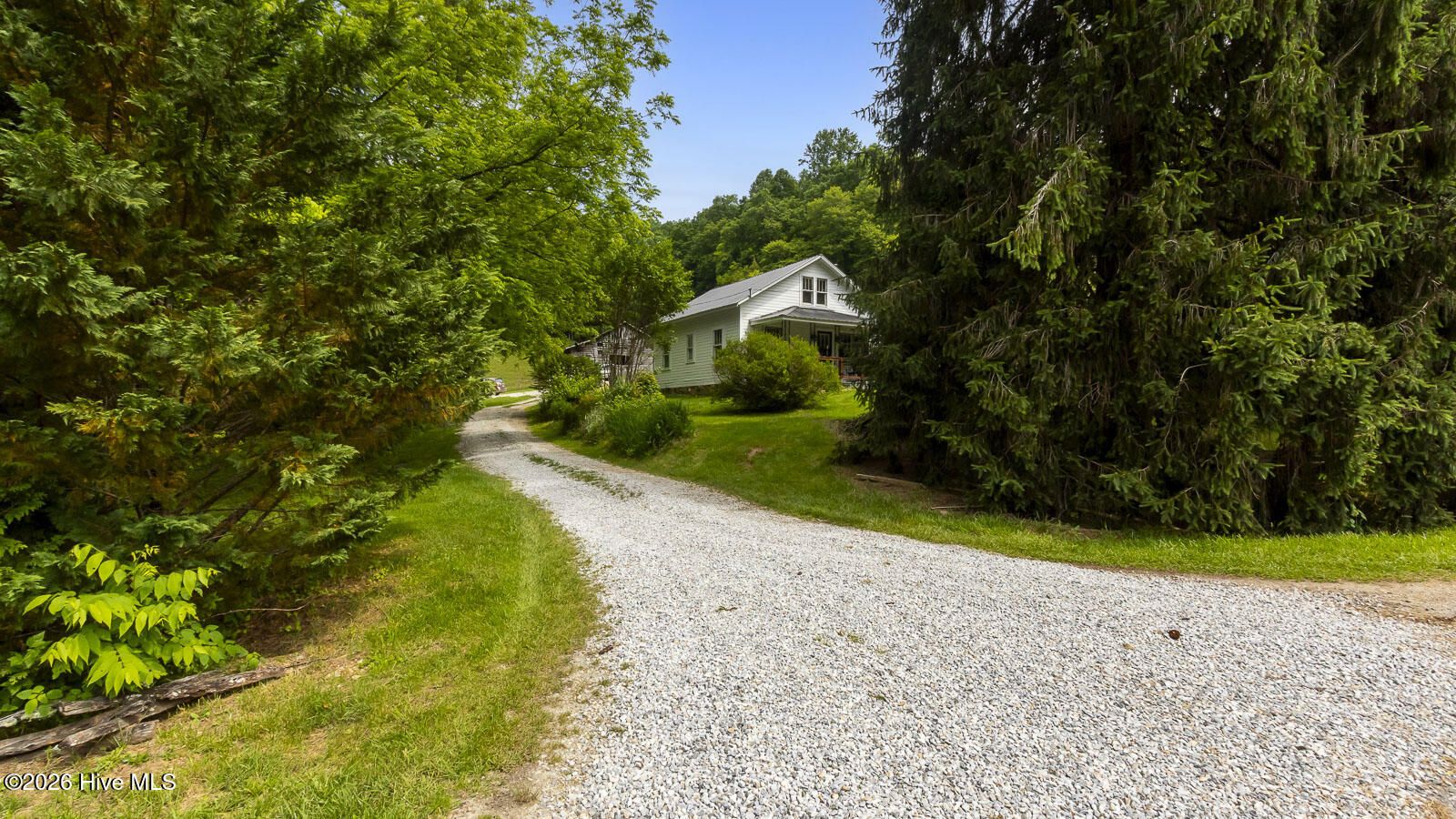 1740 Winding Stairs Road Topton, NC 28781 - Photo 5 of 129