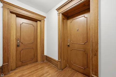 $325,000 | 559 West Surf Street, Unit 306, Chicago, IL 60657
