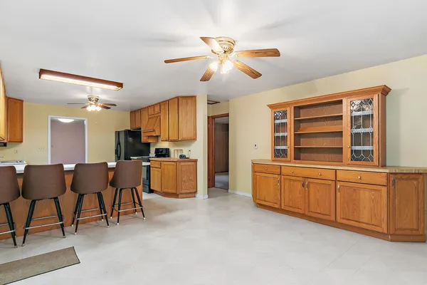 $199,900 | 148 Holly Street, DeKalb, IL 60115