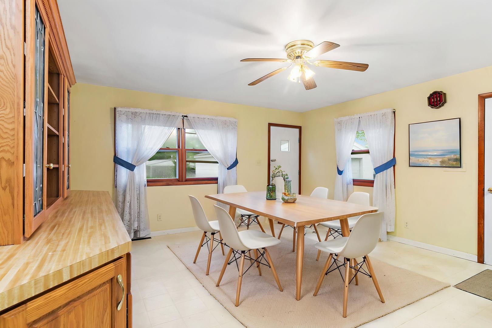 148 Holly Street DeKalb, IL 60115 - Photo 18 of 27