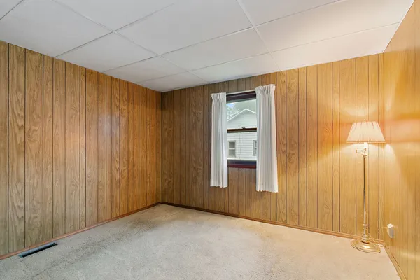 $199,900 | 148 Holly Street, DeKalb, IL 60115