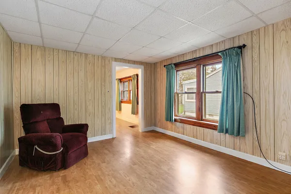 $199,900 | 148 Holly Street, DeKalb, IL 60115