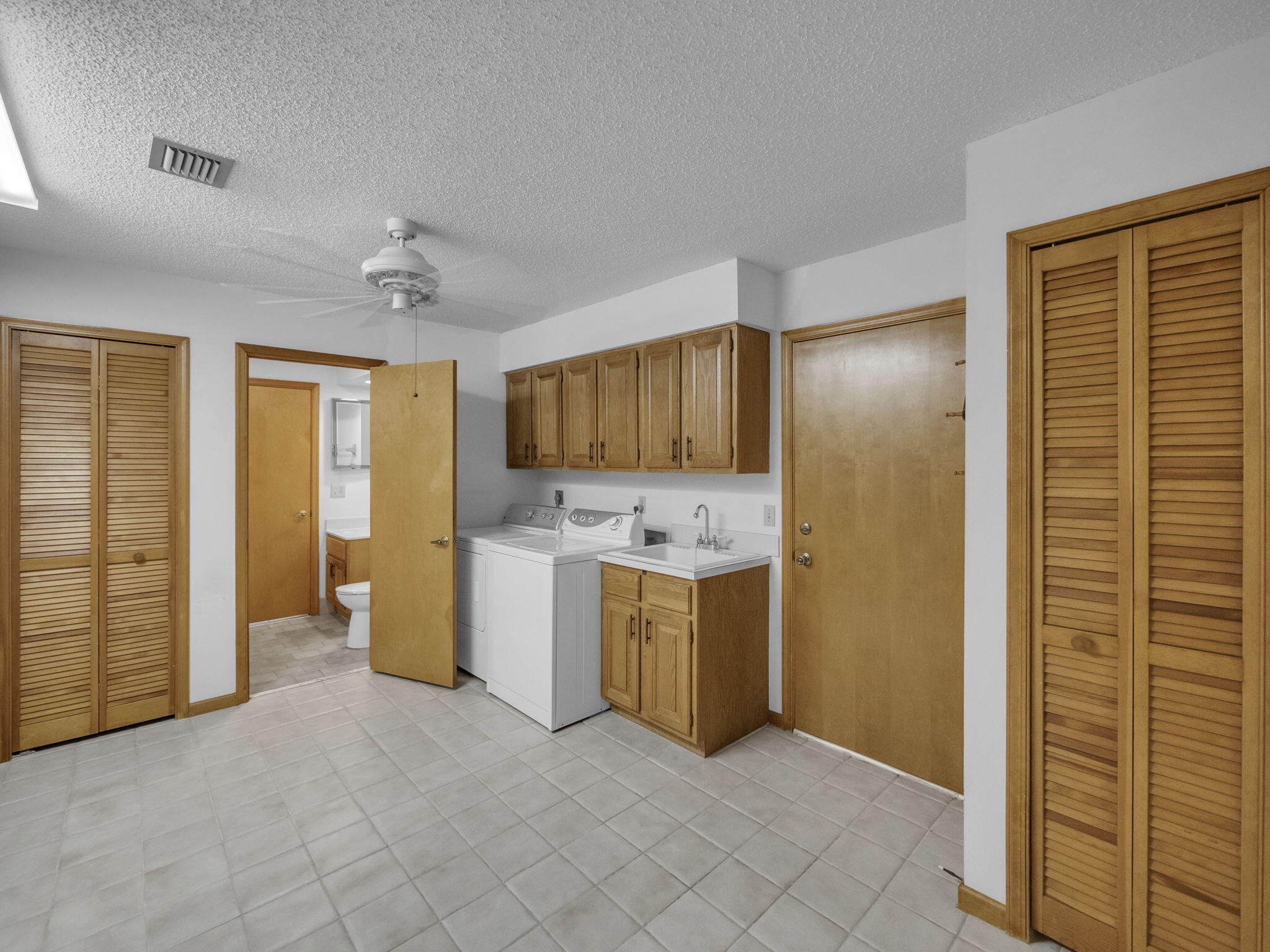 12 Kintyre Road Palm Beach Gardens, FL 33418 - Photo 12 of 22 Laundry Room