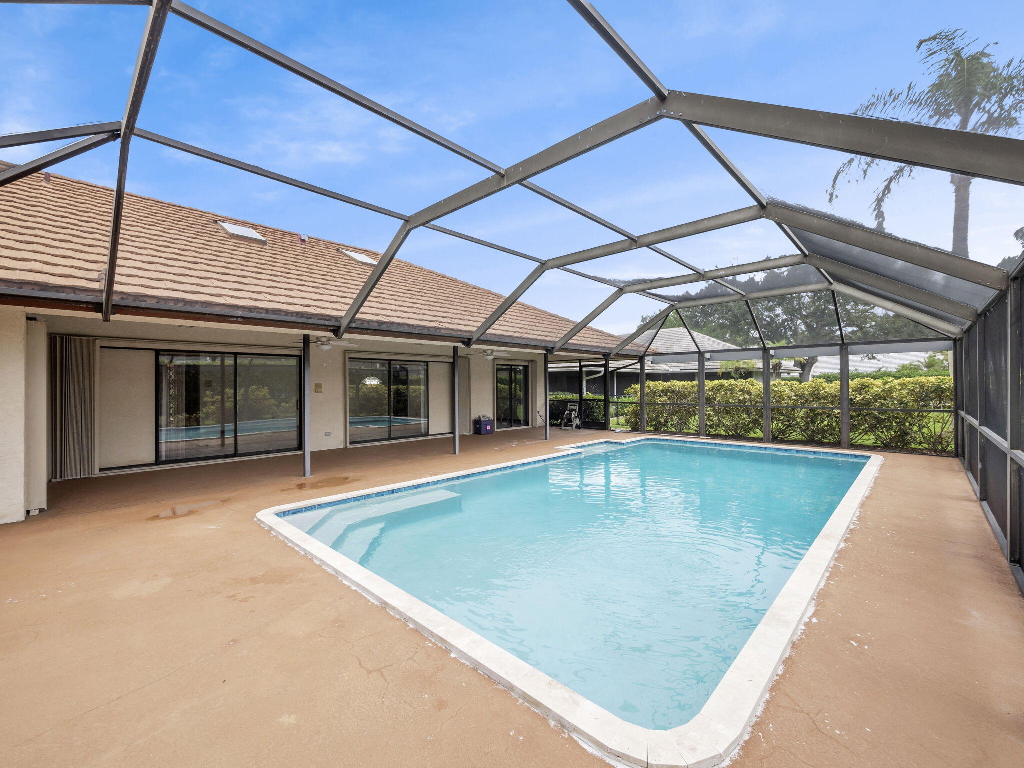 12 Kintyre Road Palm Beach Gardens, FL 33418 - Photo 3 of 22 Pool