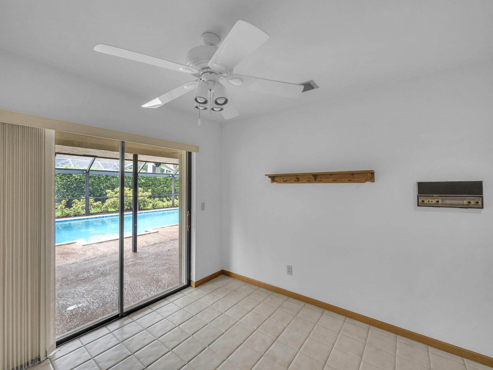 12 Kintyre Road Palm Beach Gardens, FL 33418 - Photo 10 of 22 Dining Table Area