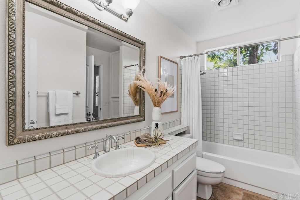 1615 Orchard Wood Road Encinitas, CA 92024 - Photo 17 of 38