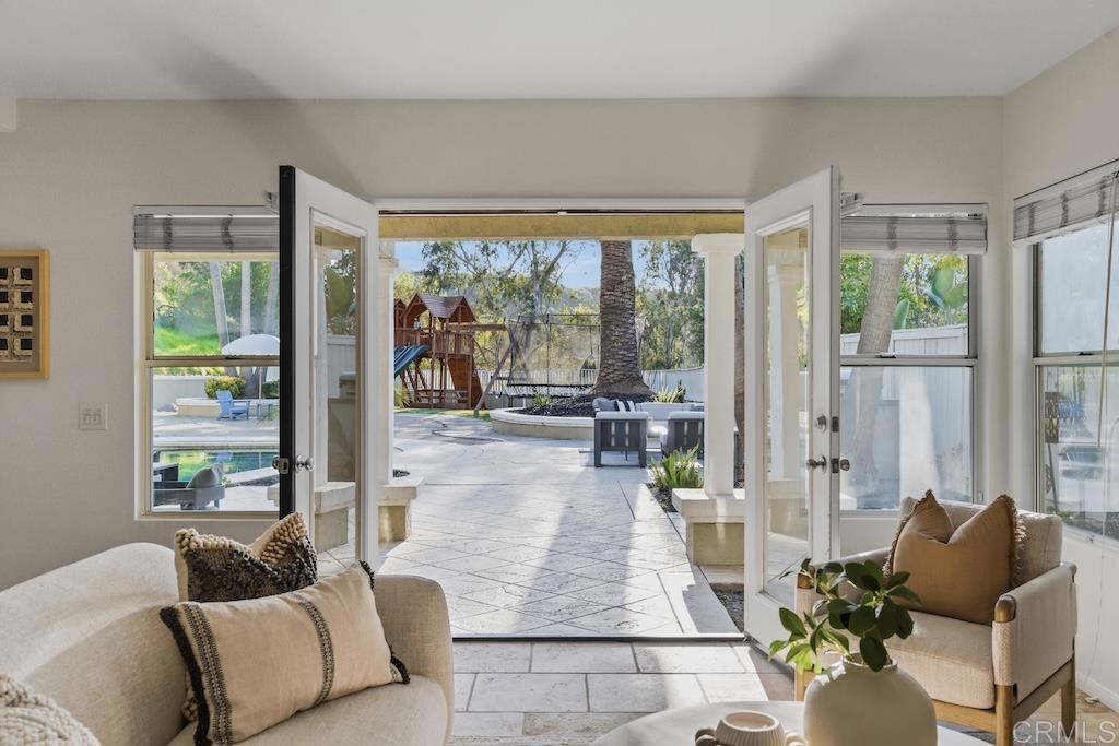 1615 Orchard Wood Road Encinitas, CA 92024 - Photo 19 of 38