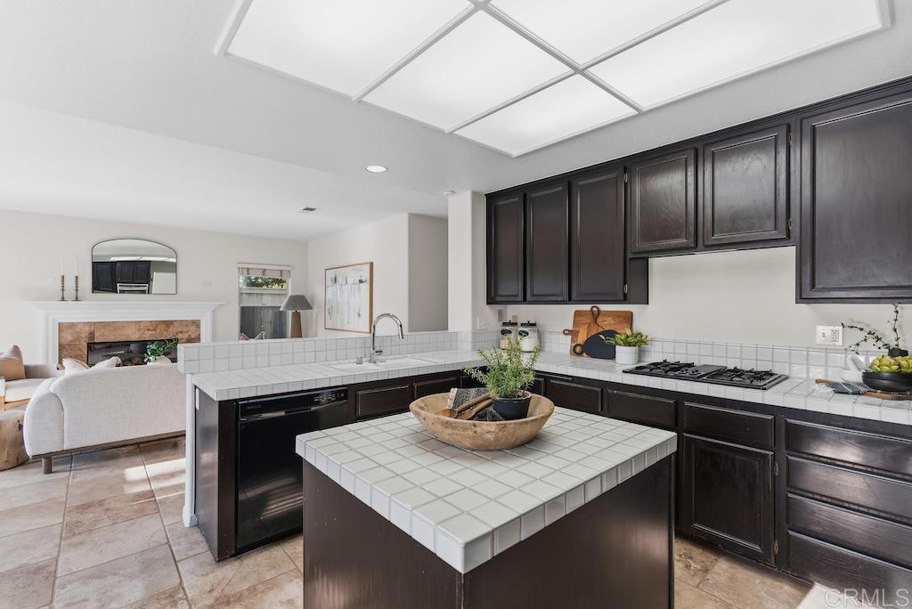 1615 Orchard Wood Road Encinitas, CA 92024 - Photo 23 of 38