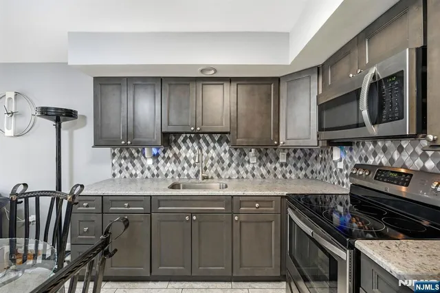 $395,000 | 31 Fairmount Avenue, Unit 16A, Hackensack, NJ 07601