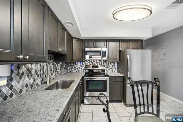 $395,000 | 31 Fairmount Avenue, Unit 16A, Hackensack, NJ 07601