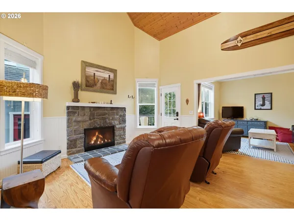 $1,045,000 | 120 Bella Beach Drive, Depoe Bay, OR 97341