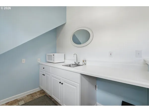 $1,045,000 | 120 Bella Beach Drive, Depoe Bay, OR 97341
