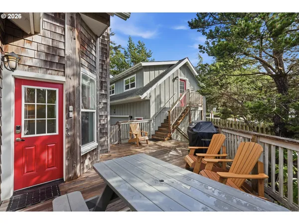 $1,045,000 | 120 Bella Beach Drive, Depoe Bay, OR 97341