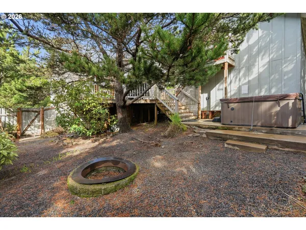 $1,045,000 | 120 Bella Beach Drive, Depoe Bay, OR 97341