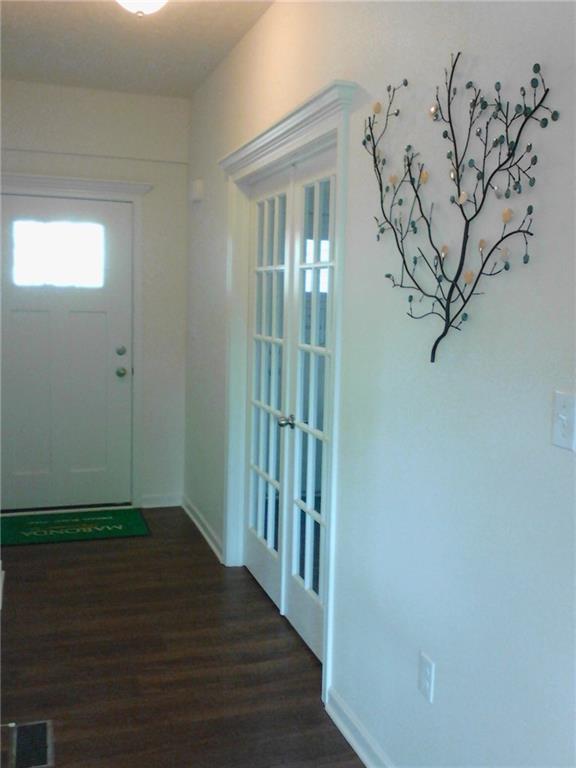213 West Country Barn Road Houston, PA 15342 - Photo 12 of 17 foyer (stock photo)