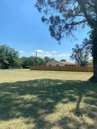 $80,000 | 301 Church Circle, Ennis, TX 75119