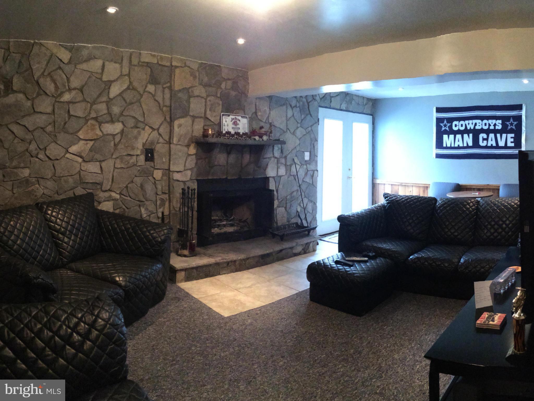 131 Old Waterloo Road Boyce, VA 22620 - Photo 23 of 30 Family Room