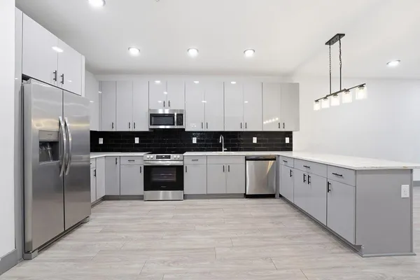 $2,575 | 531 32nd Street, Unit 407, Union City, NJ 07087