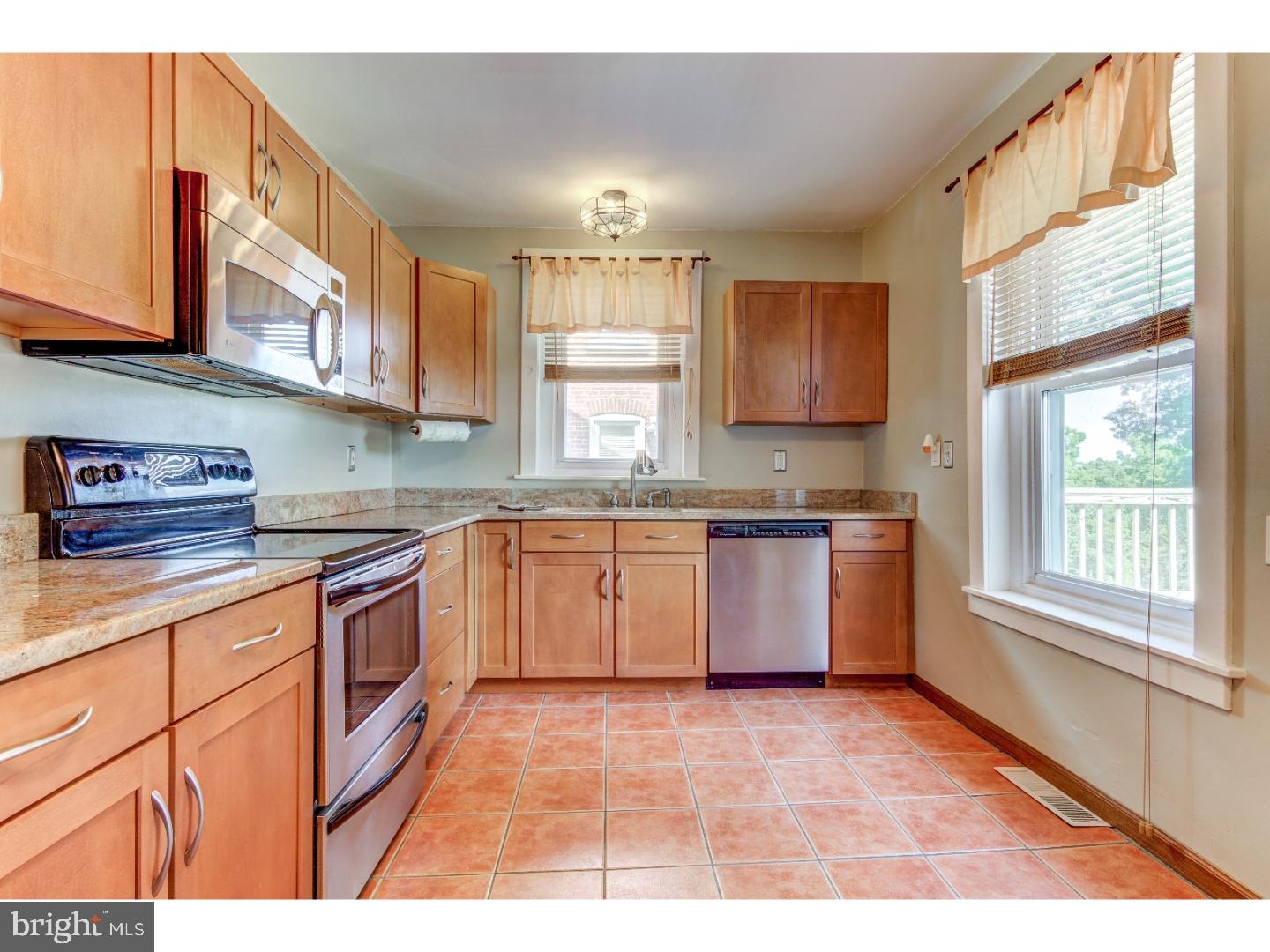 318 Chestnut Street Spring City, PA 19475 - Photo 8 of 22