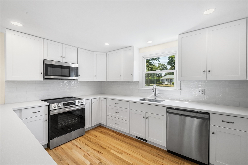 10 Lakeside Terrace Harwich, MA 02645 - Photo 2 of 33