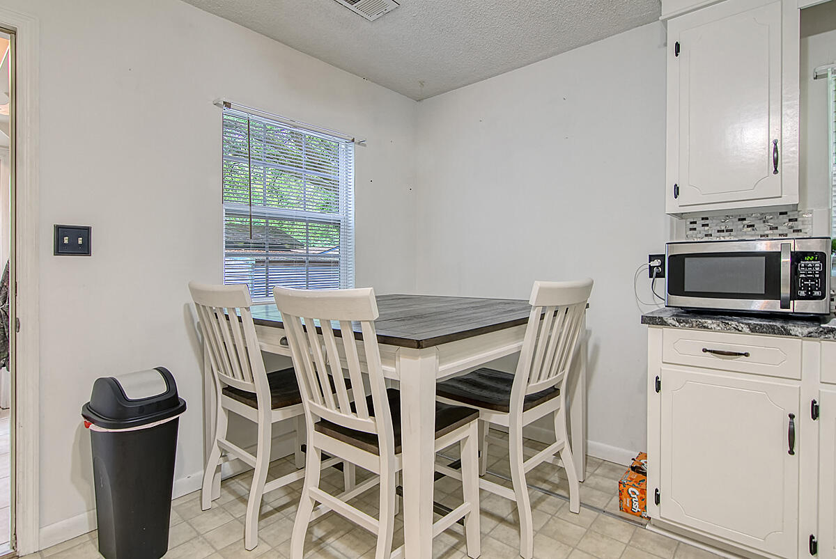 301 State Rd S-8-410 Moncks Corner, SC 29461 - Photo 10 of 32 CREM_301 Horseshoe Rd_028