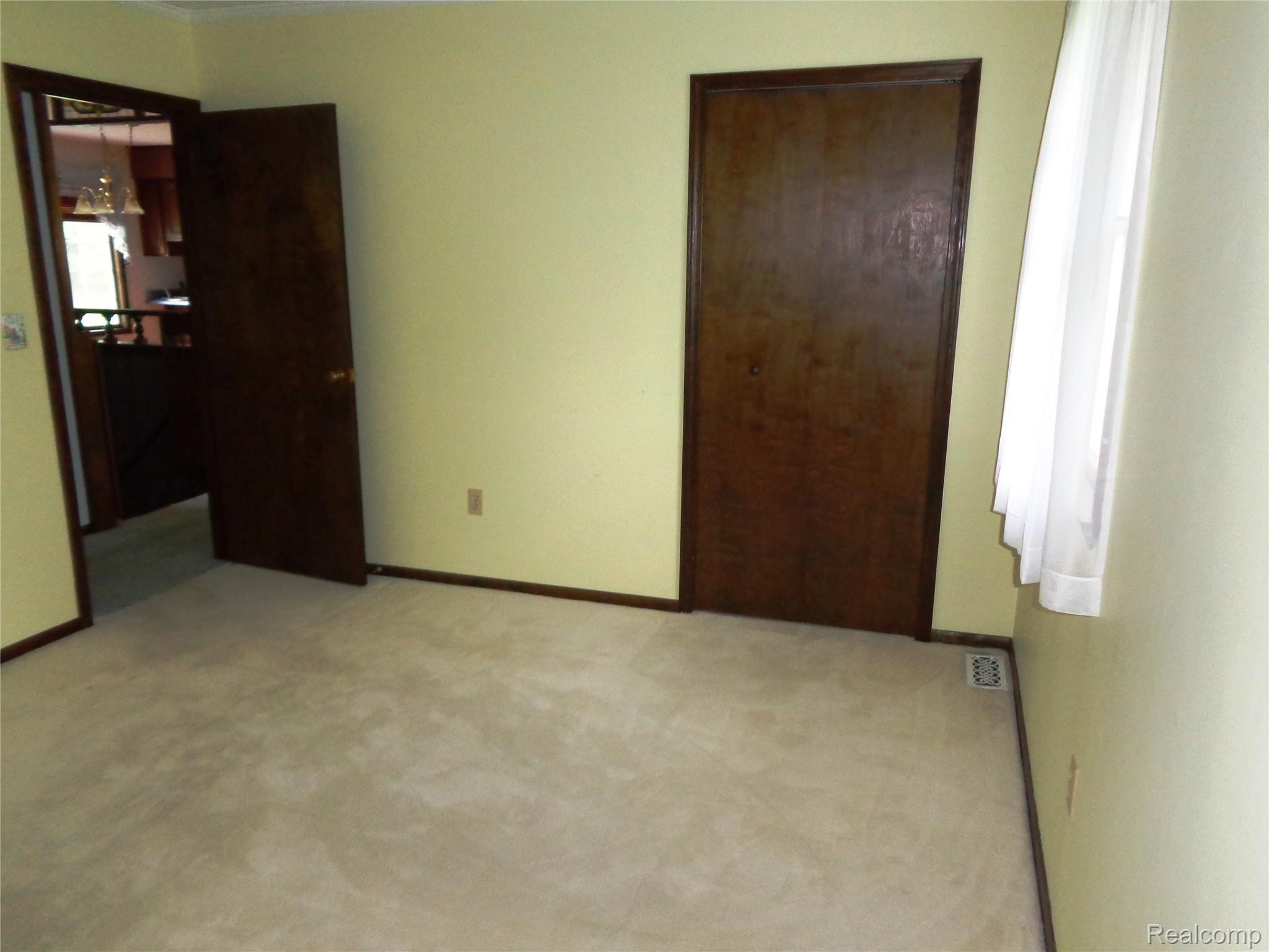 16901 English Road Manchester, MI 48158 - Photo 13 of 42 DSC01057.JPG