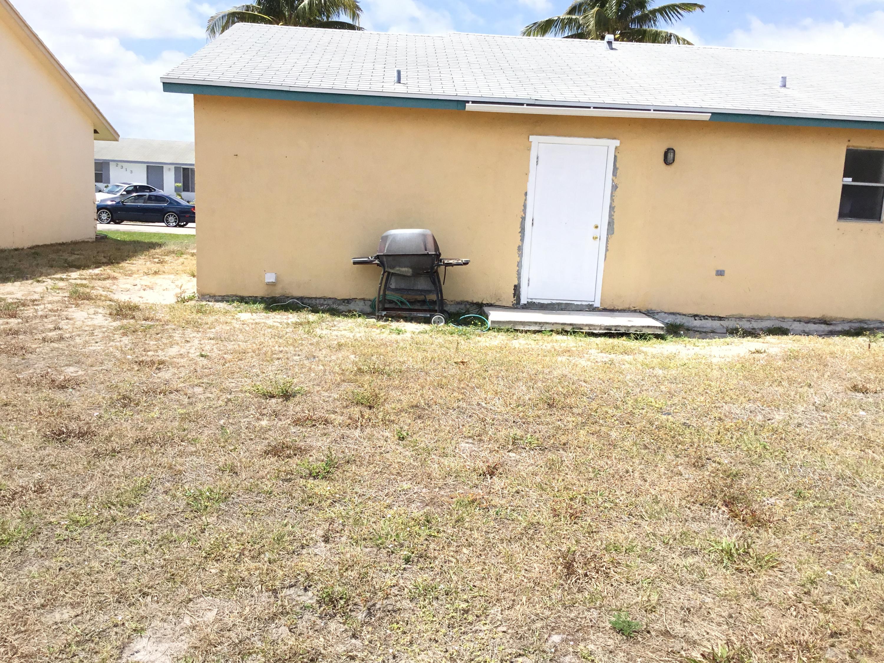 2316 Z Terrace Riviera Beach, FL 33404 - Photo 13 of 15 420E0612-9004-4DC0-A2F7-0851E8DC6241