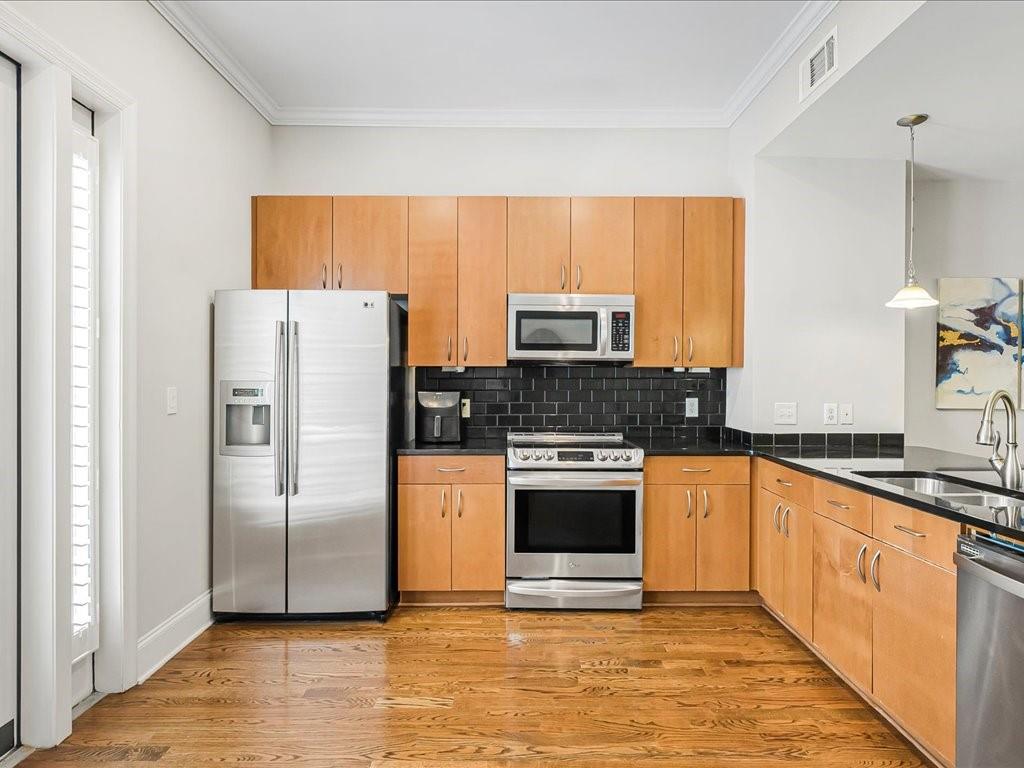 710 Cosmopolitan Drive Northeast, Unit 710 Atlanta, GA 30324 - Photo 15 of 35