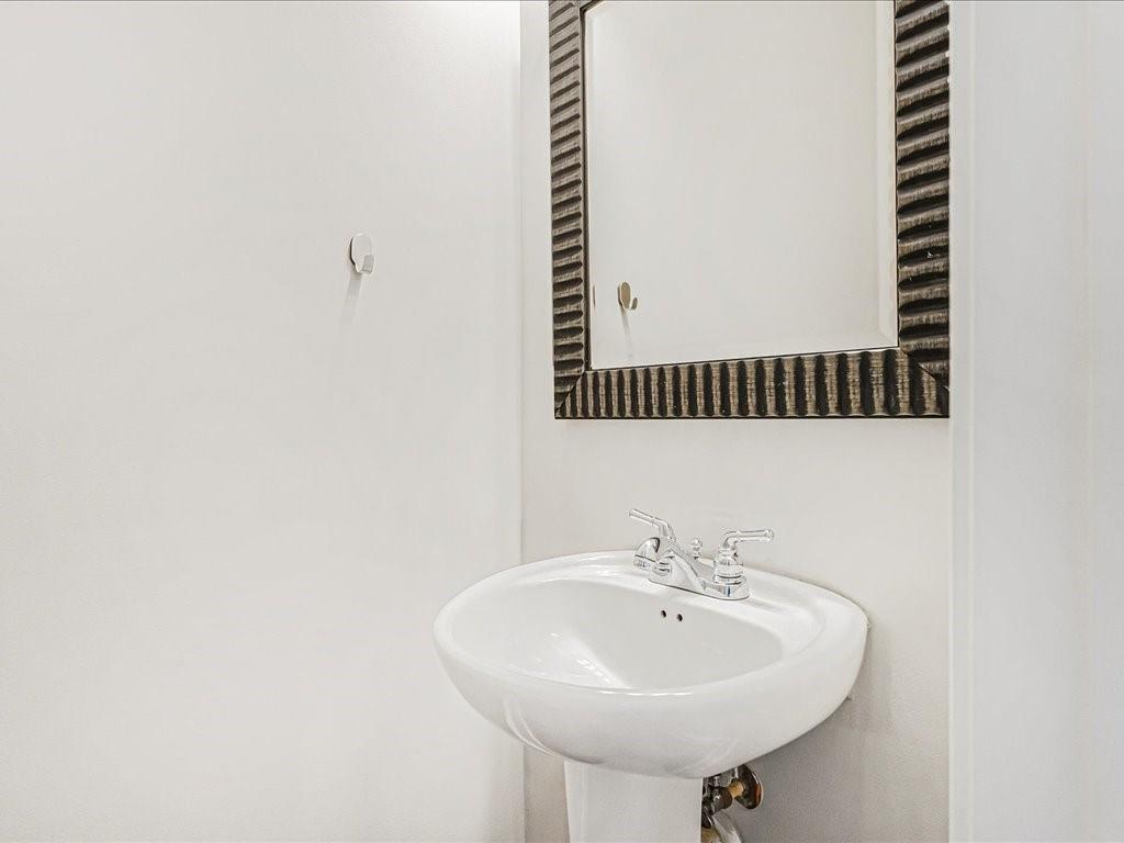 710 Cosmopolitan Drive Northeast, Unit 710 Atlanta, GA 30324 - Photo 16 of 35