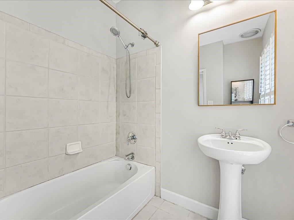 710 Cosmopolitan Drive Northeast, Unit 710 Atlanta, GA 30324 - Photo 27 of 35