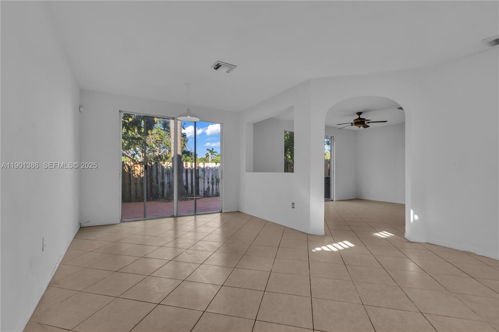 27463 Southwest 137th Court, Unit 27364 Homestead, FL 33032 - Photo 12 of 32