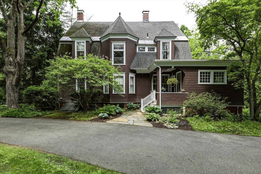 91 Sunset Avenue Amherst, MA 01002 - Photo 4 of 42