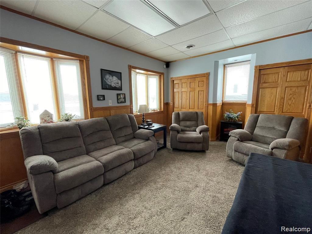 28440 Waltz Road New Boston, MI 48164 - Photo 8 of 17 Family Room