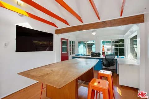 $1,700,000 | 619 Milwood Avenue, Venice, CA 90291