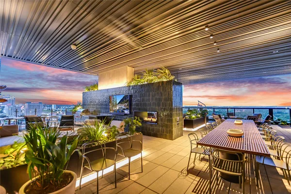 $2,550 | 610 Davis Street, Unit 2806, Austin, TX 78701