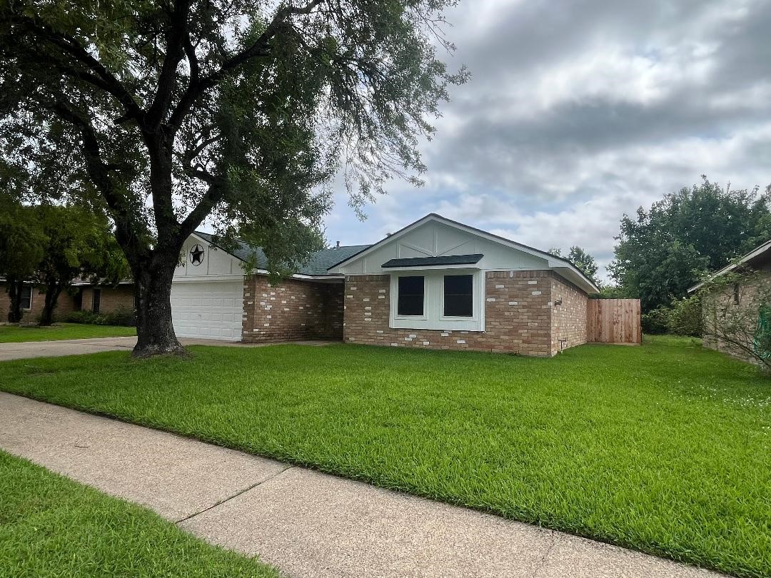 5111 Maple Drive Baytown, TX 77521 - Photo 2 of 16