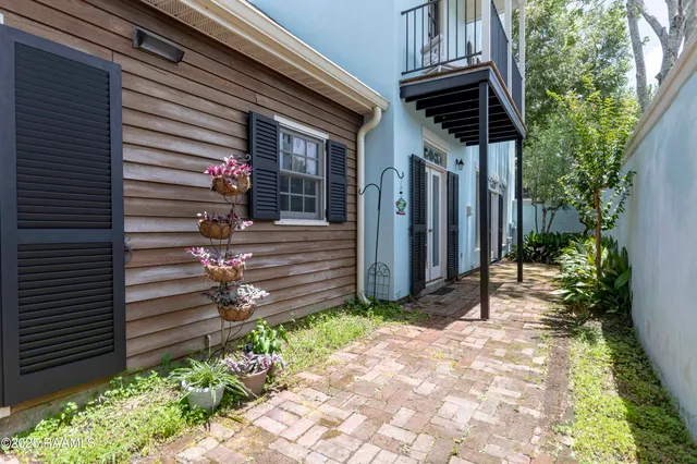 $263,500 | 211 Ursuline Street, Lafayette, LA 70506