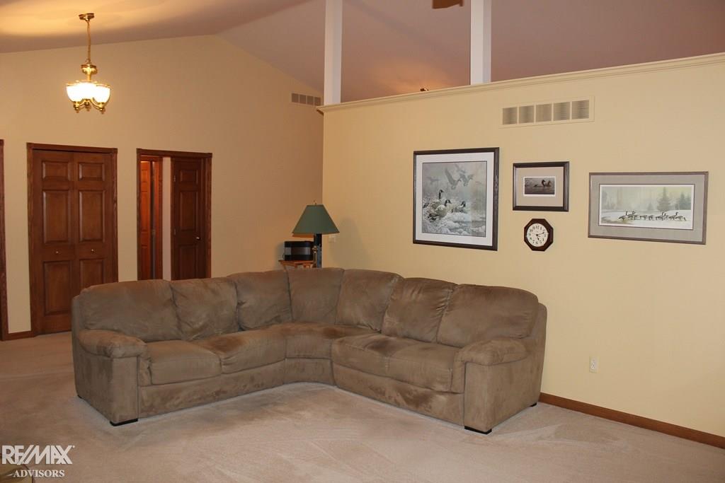 8926 Big Hand Road Columbus, MI 48063 - Photo 6 of 22 31306109-5.JPG