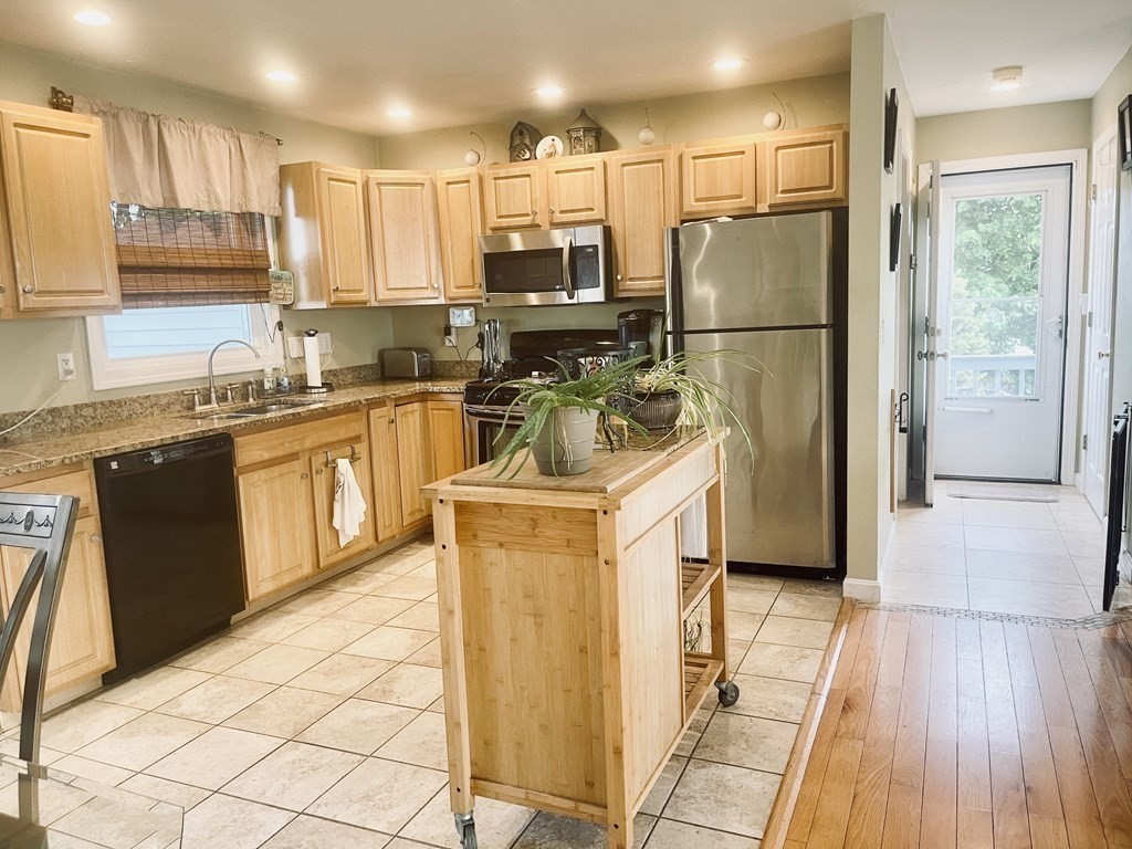 332 Jackson Street Fall River, MA 02721 - Photo 2 of 19 Gallery Image 2