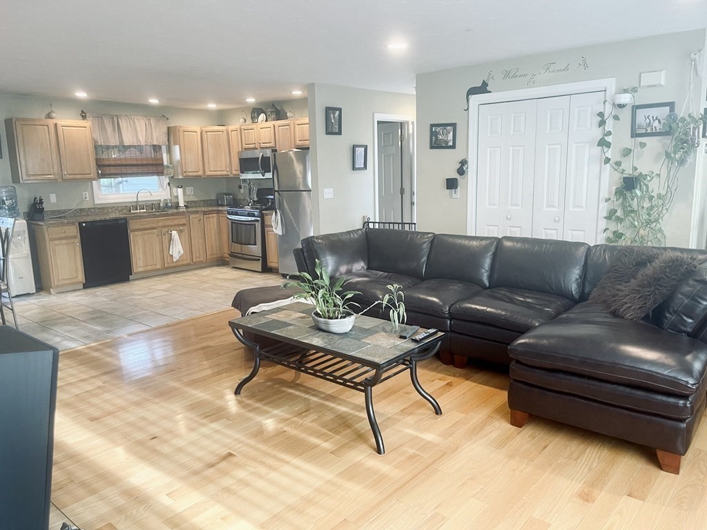 332 Jackson Street Fall River, MA 02721 - Photo 3 of 19 Gallery Image 3