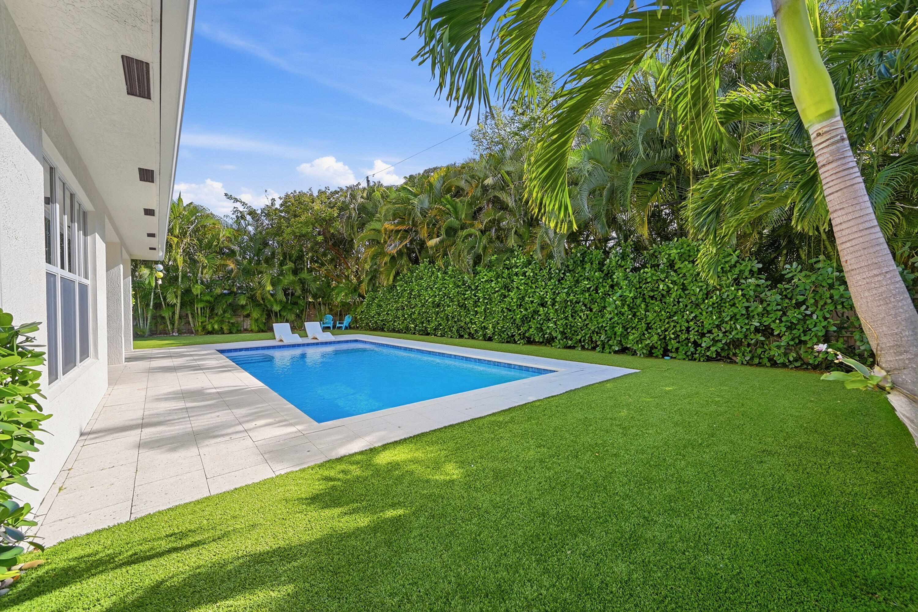 2840 Northeast 22nd Avenue Lighthouse Point, FL 33064 - Photo 47 of 55 a view of a backyard