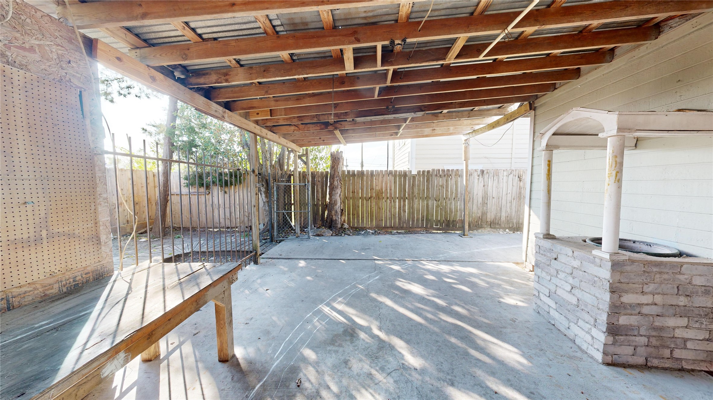 1315 Heslep Street Houston, TX 77009 - Photo 18 of 21 a view of empty room with wooden floor